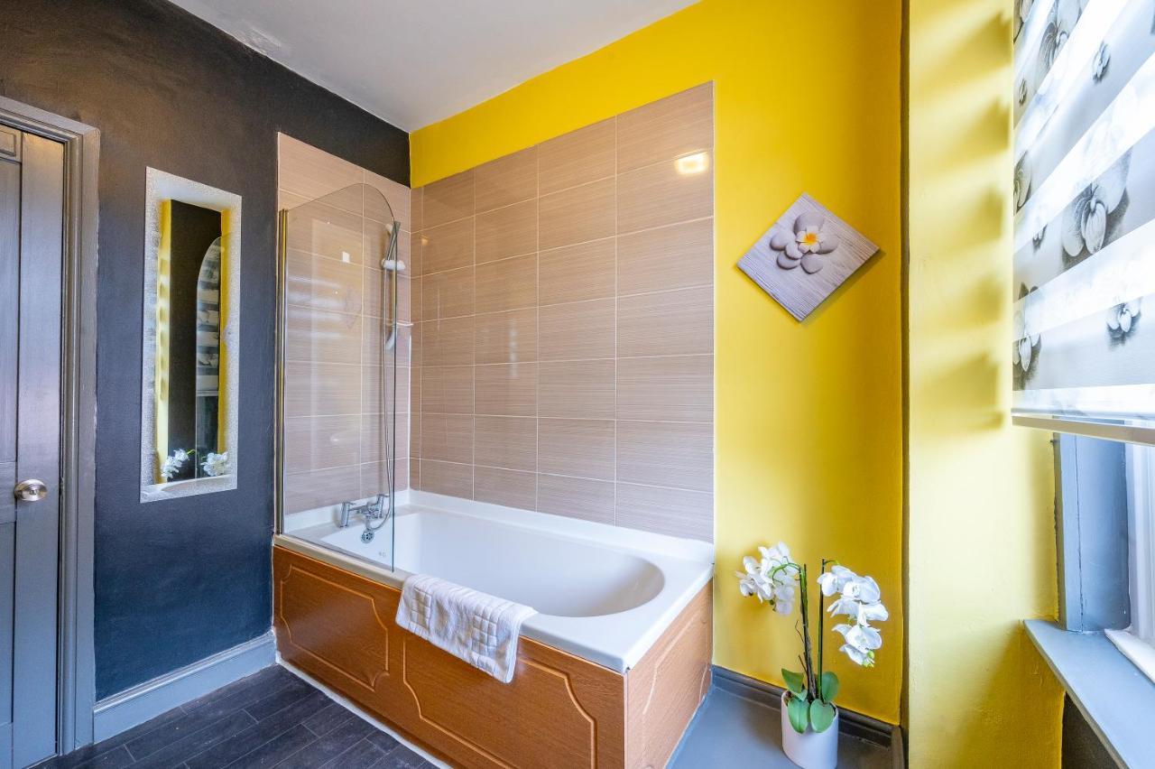 *1Es* For Your Most Relaxed & Cosy Stay + Free Parking + Free Fast Wifi * Лідс Екстер'єр фото